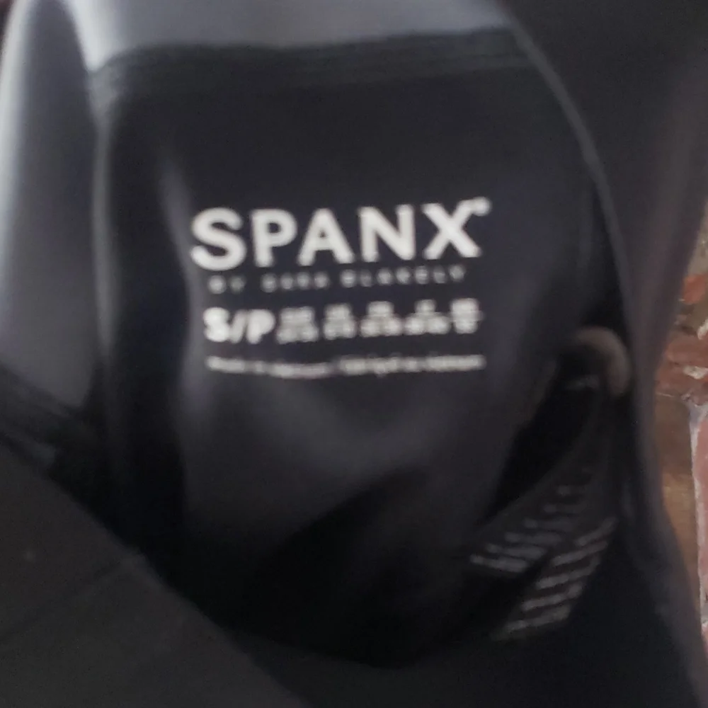 SPANX Black Sculpting High-Rise Leggings - Picture 5 of 7
